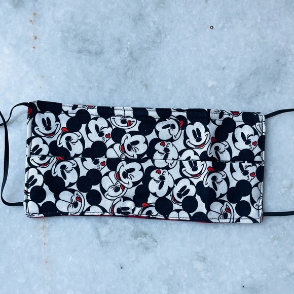 Disney Face Masks set of 4 Mickey and Minnie cloth masks - Picture 7 of 9